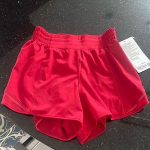 Lululemon Hotty Hot HR 4” Shorts